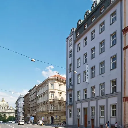 Luma Terra Praag