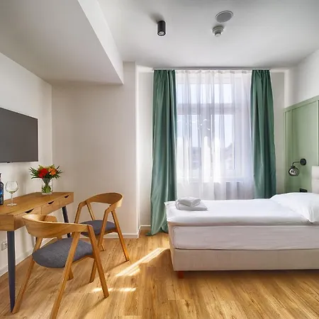 Luma Terra Vandrerhjem Prag